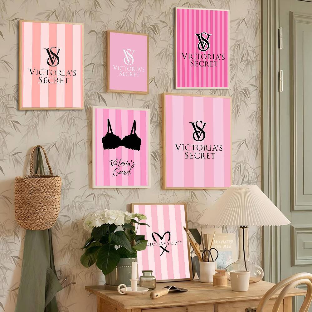 V-Victorias-Fashion-S-Secret V - Vintage Vogue Fashion Poster recensie en prijs